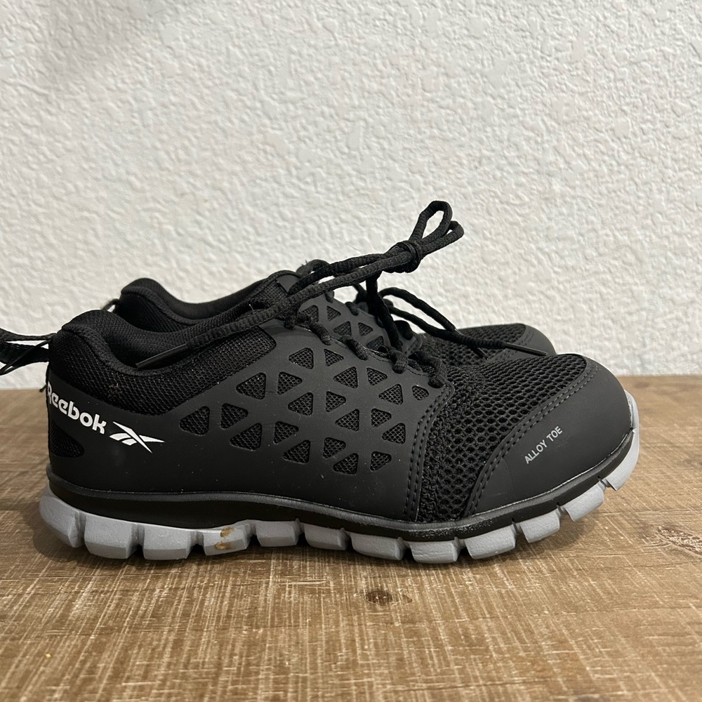 NEW Reebok sublite cushion steele toe alloy shoe, blackk/gray, size women’s 9